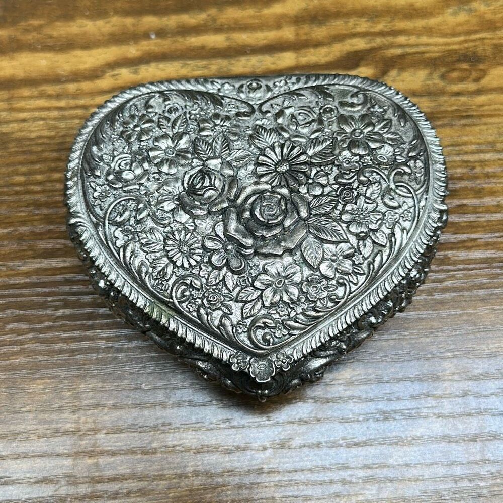 Heart Trinket Box Silver Metal Jewelry Red Velvet Lined Made‎ in Japan